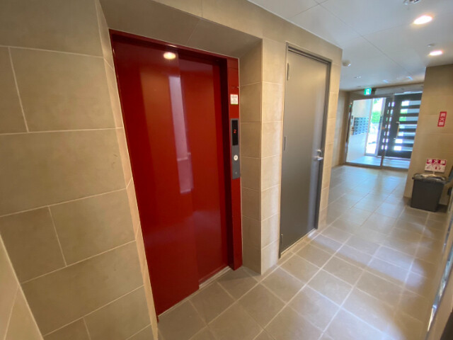 エントランス　エントランス