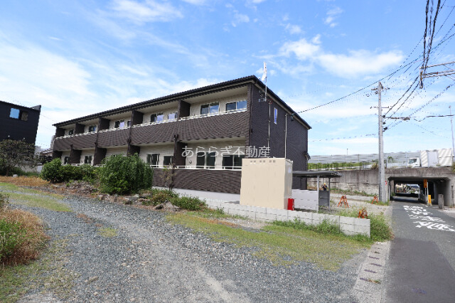 【浜松市中央区中野町のアパートの建物外観】