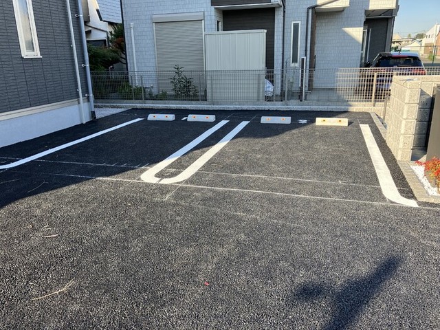 【グランツ久米川の駐車場】