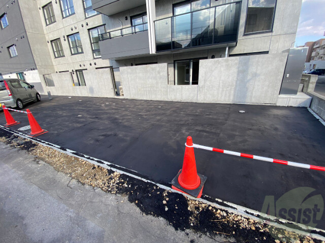 【札幌市豊平区月寒西一条のマンションの駐車場】