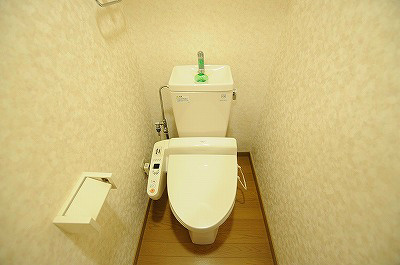 トイレ　温水洗浄便座