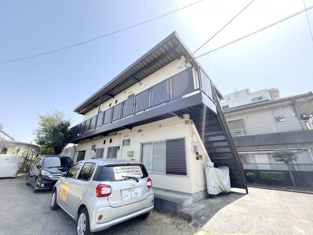 建物外観　駐車場