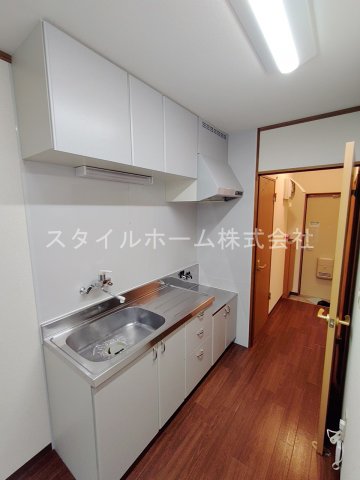 キッチン　別部屋写真です。