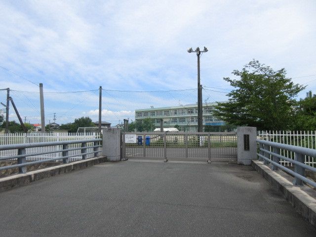 【ブレッザ・ジャルディーノ参番館の小学校】