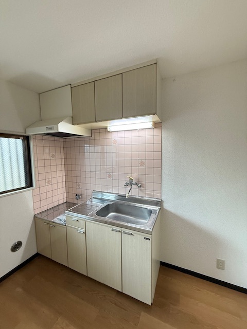 ＪＲ南武線 武蔵中原駅 徒歩14分 3階建 築33年のキッチン写真