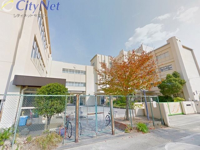 【伊丹市鋳物師のアパートの小学校】