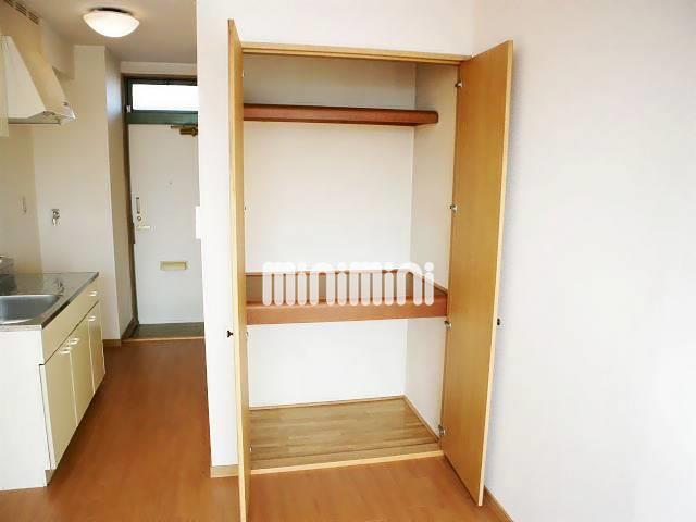 【エステートピア浅井IIIの収納】