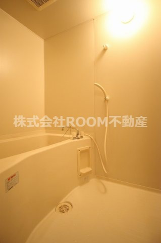 バス・シャワールーム　お風呂で日々の疲れを落としましょう