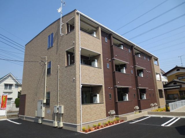 【春日部市豊町のアパートの建物外観】