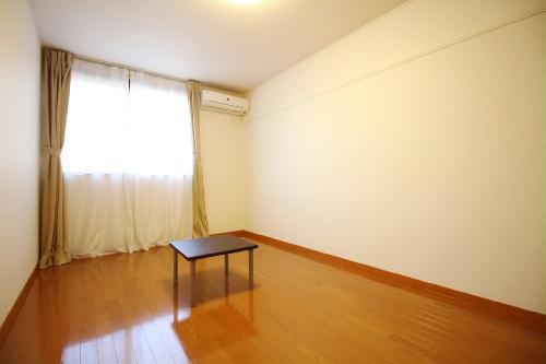 居室・リビング　採光面は南東向きです♪