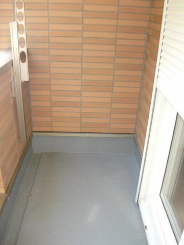 バルコニー　開放的で明るい空間を演出してくれるバルコニーです