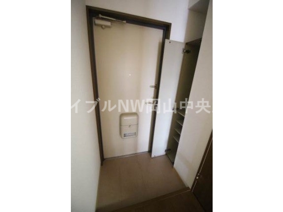 玄関　同タイプのお部屋の写真です