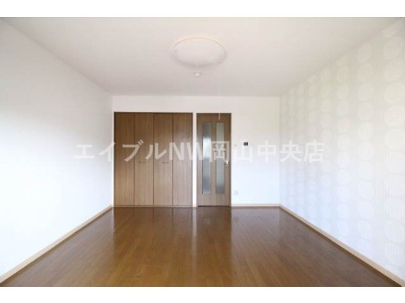 居室・リビング　同タイプのお部屋の写真です