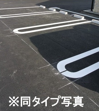 【天童市大字長岡のアパートの駐車場】