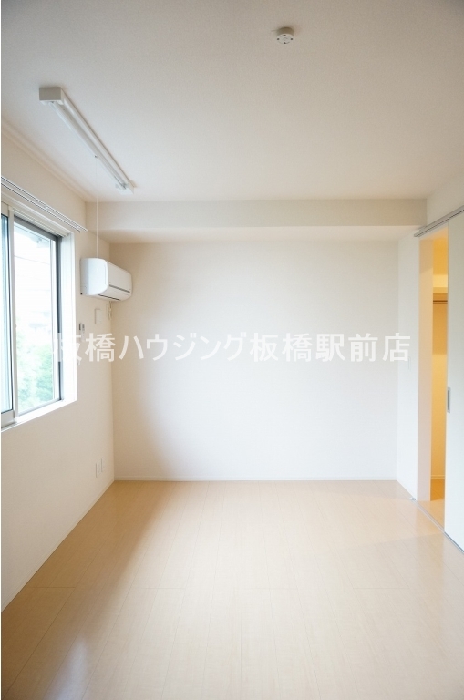 その他部屋・スペース　洋室　8.3帖