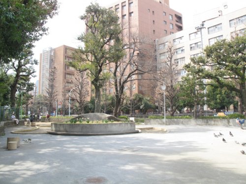 【千代田区神田須田町のマンションの公園】