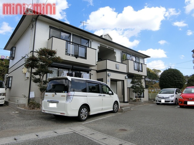 神戸市須磨区車のアパートの建物外観