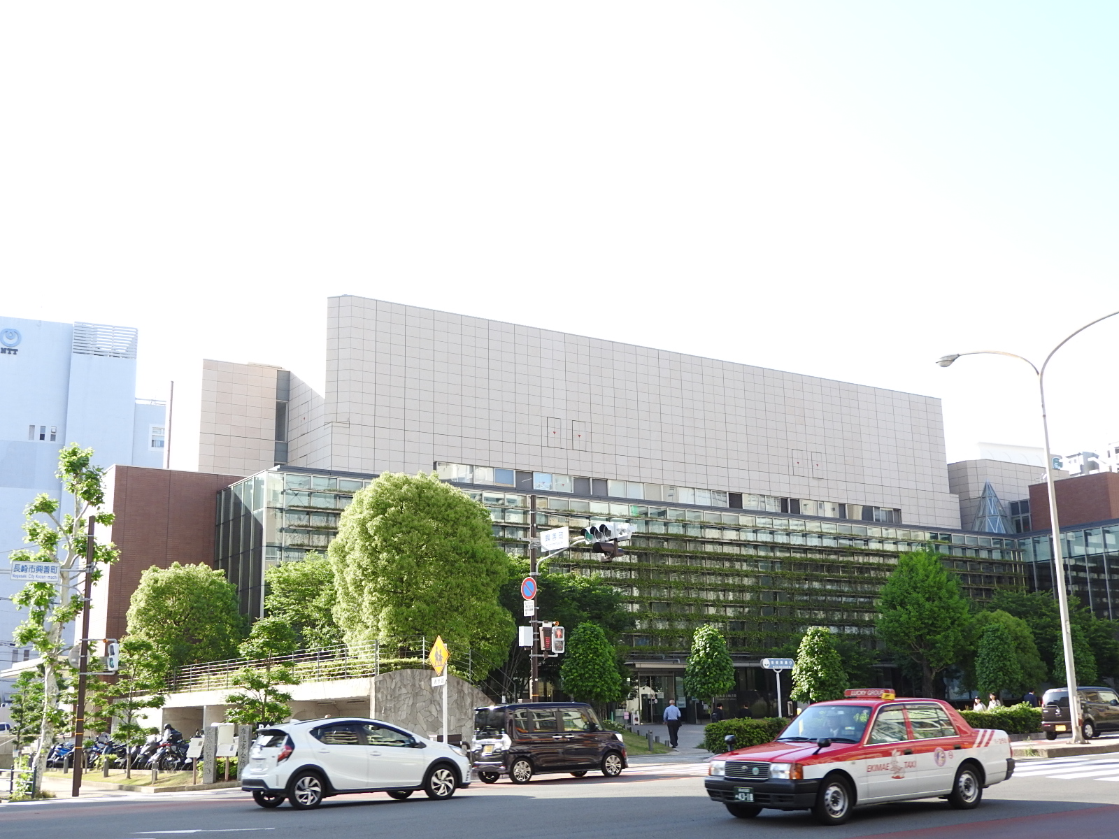 【長崎市樺島町のマンションの図書館】