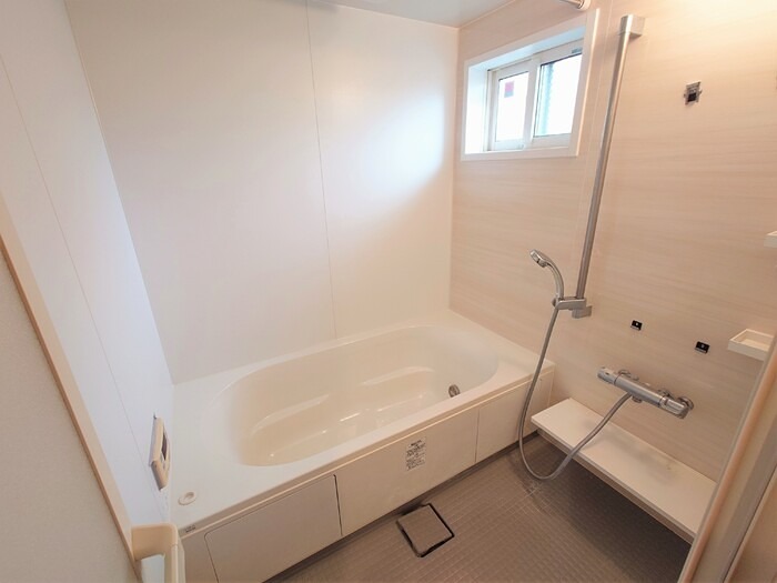 バス・シャワールーム　追い焚き付きです。