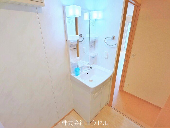 洗面設備　独立洗面台です。