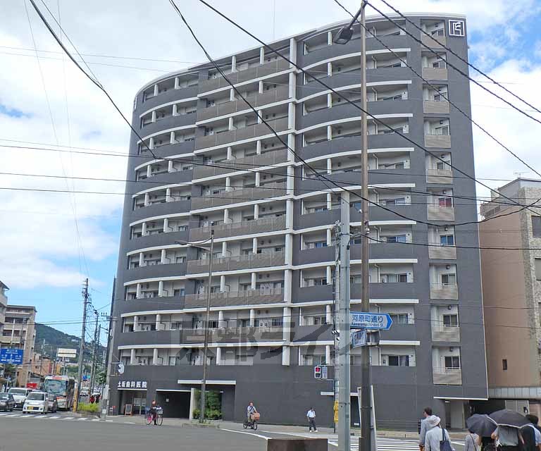 京都市下京区材木町のマンションの建物外観