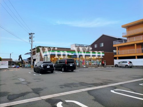 コンビニ　ファミリーマート　豊橋大岩店（コンビニ）まで808m