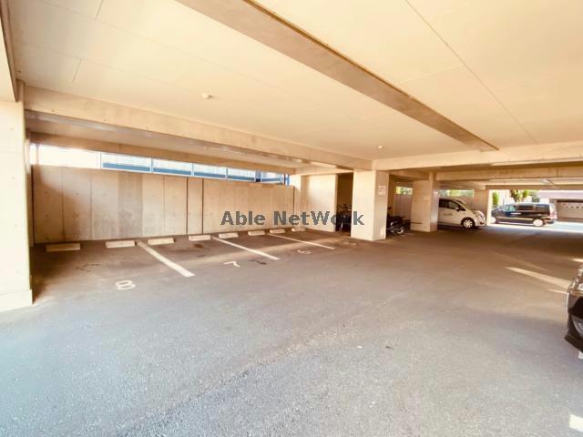 駐車場　駐車場