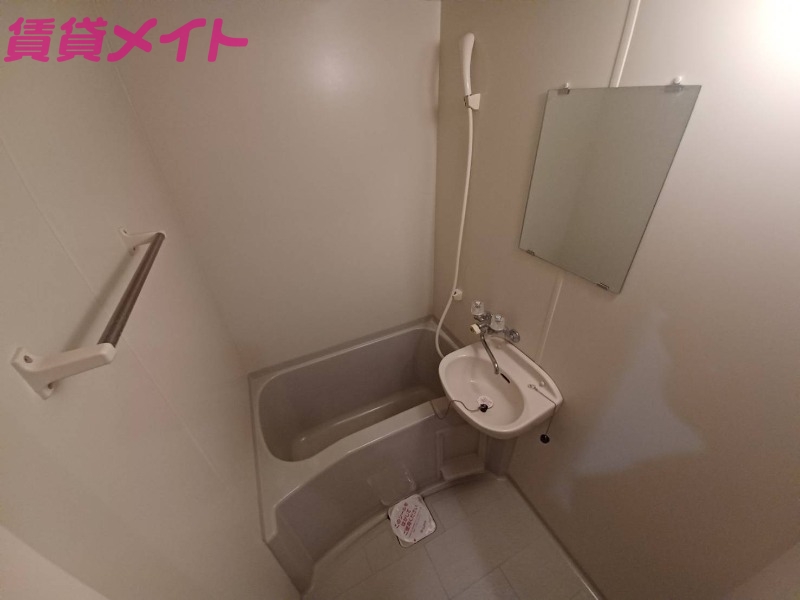 バス・シャワールーム　※同物件別部屋のお写真です。