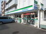 コンビニ　ファミリーマート（コンビニ）まで300m