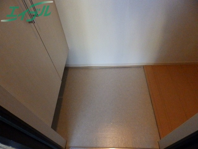 玄関　別部屋同タイプ