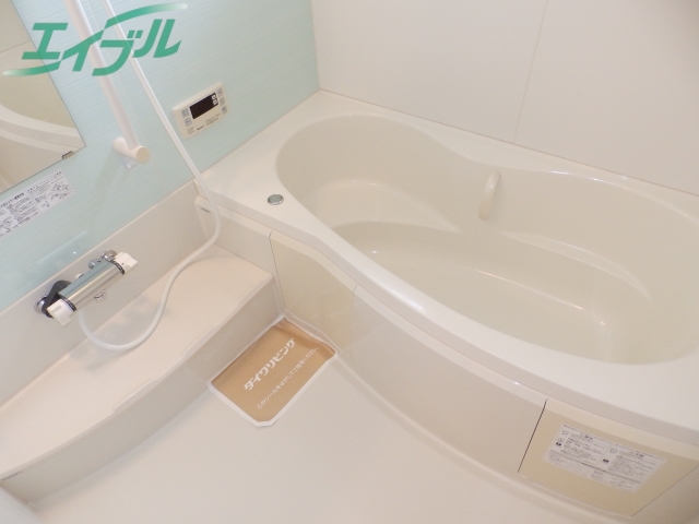 バス・シャワールーム　別部屋同タイプ