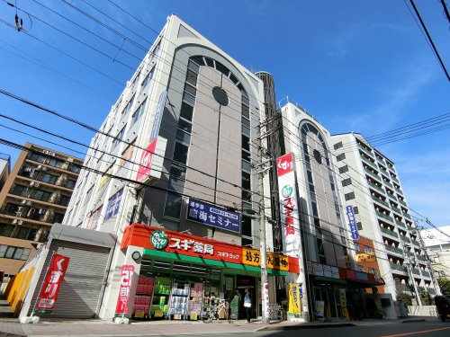 ドラックストア　スギドラッグ 江坂垂水町店（ドラッグストア）まで670m