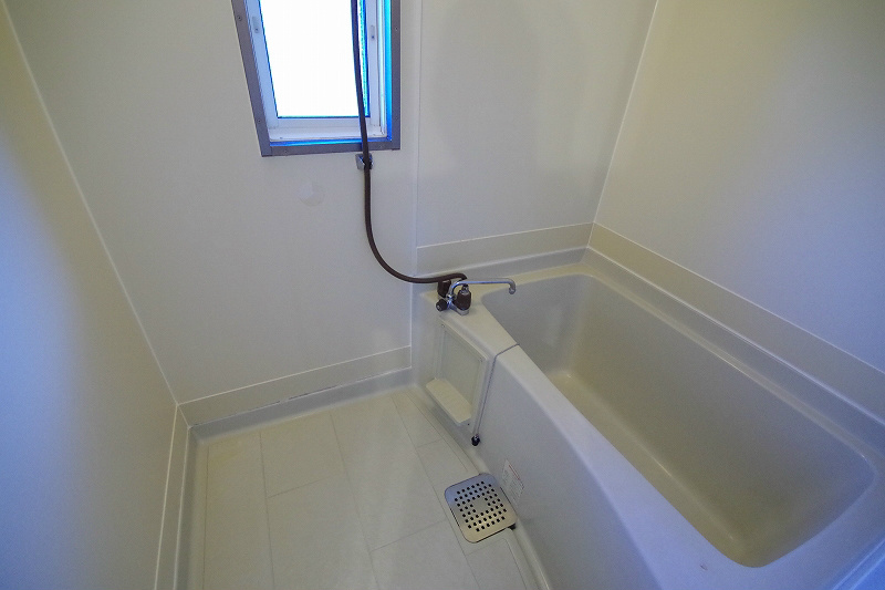 バス・シャワールーム　※反転間取り