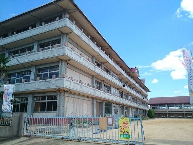 小学校　連島神亀小学校（小学校）まで450m