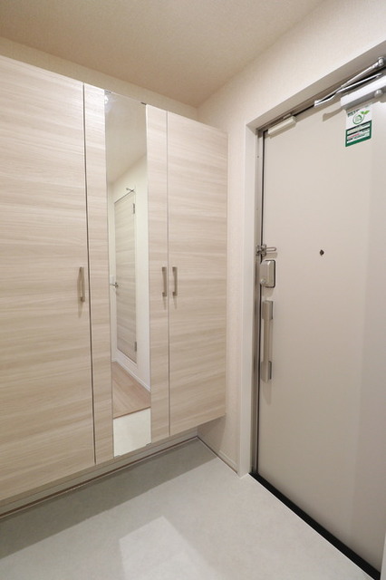 玄関　同施工会社参考写真