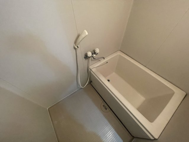 バス・シャワールーム　スタスィオン滝の水