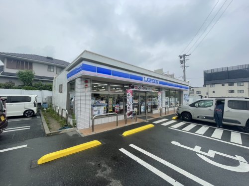 コンビニ　ローソン 緑区滝ノ水店（コンビニ）まで696m
