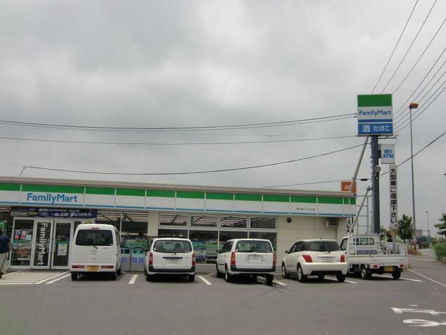 コンビニ　ファミリーマート西大宮バイパス店（コンビニ）まで536m