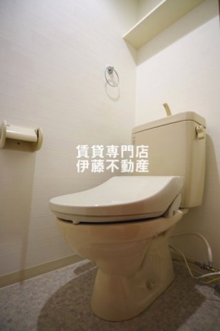 トイレ　温水洗浄暖房便座