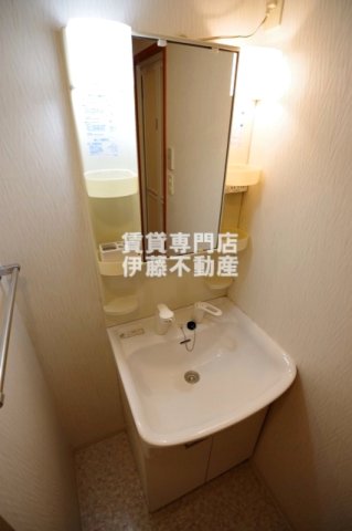 洗面設備　独立洗髪洗面化粧台