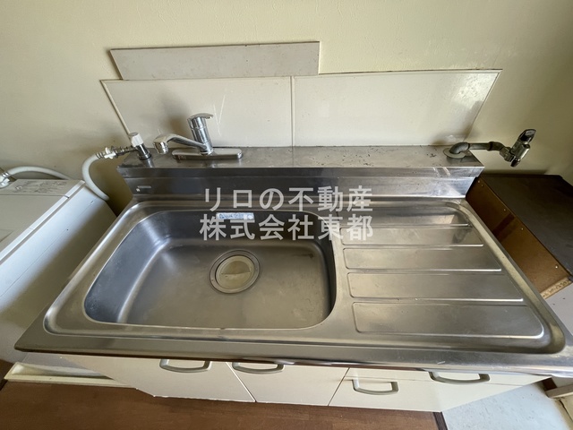 キッチン　便利なガスコンロ設置可能なキッチンです♪収納もあります！