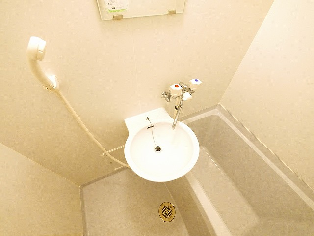 洗面設備　コンパクトで使いやすい洗面所