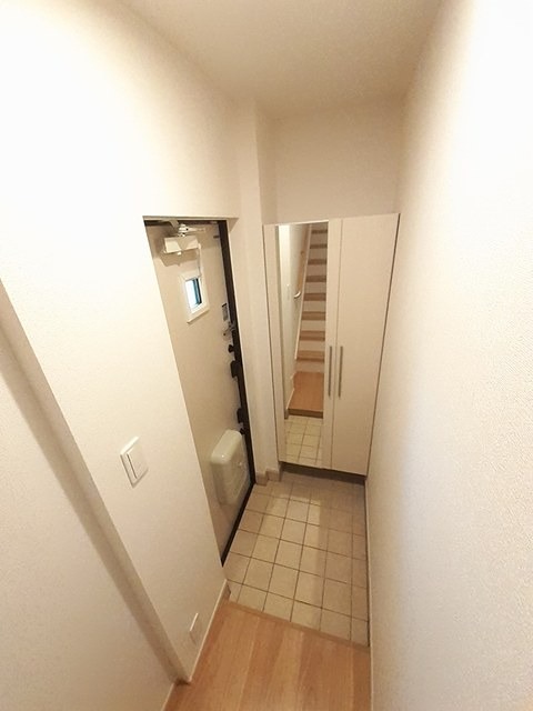 玄関　シューズＢＯＸ完備の玄関です。