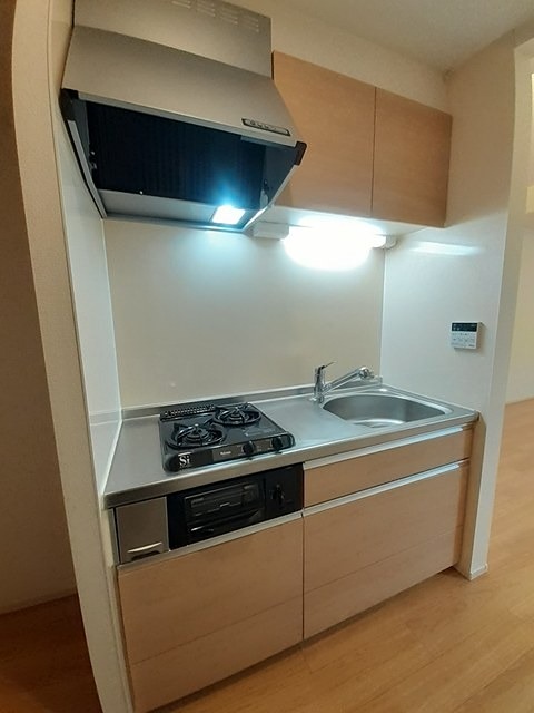 キッチン　２口ガスコンロ付き。