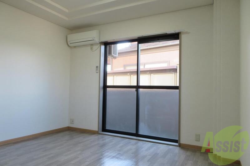 居室・リビング　南向きで陽当たりもなかなか良さそうですねー