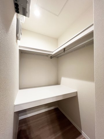 収納　北側洋室ウォークインクローゼット
