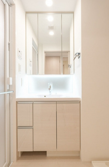 洗面設備　※別部屋の参考写真です。