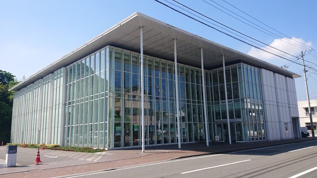 図書館　四国中央市川之江図書館（図書館）まで552m