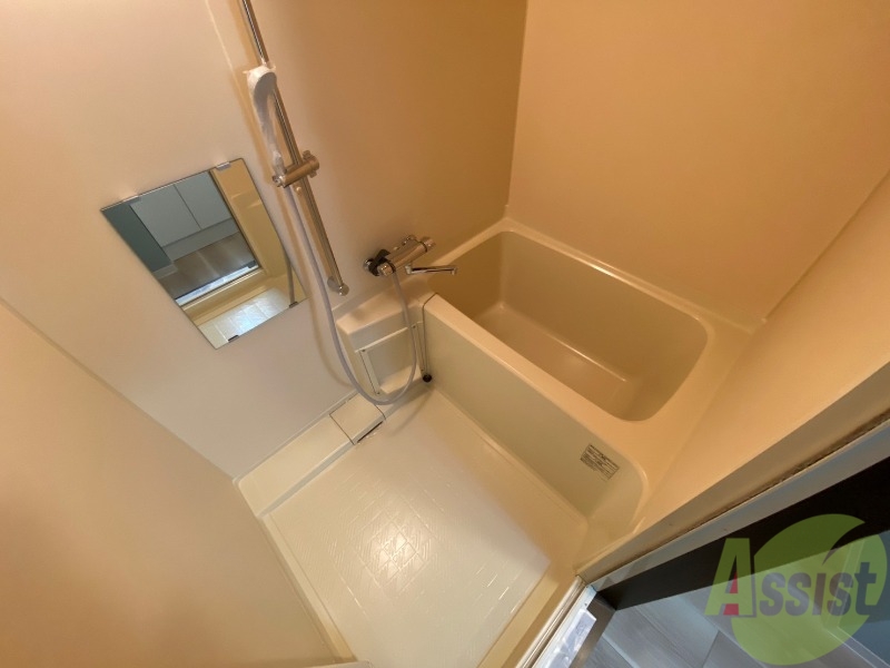 バス・シャワールーム　お風呂になります。一日の疲れを癒してくださいね。