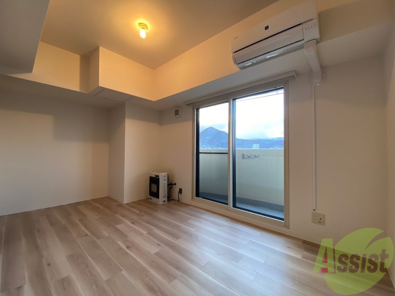 居室・リビング　広くてキレイなお部屋が広がっていて、充実した生活が送れそう。